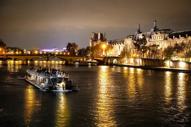 1 Hour Paris Illuminated Evening Sightseeing Cruise - The glass-covered boat: comfort and photo-friendly sightlines