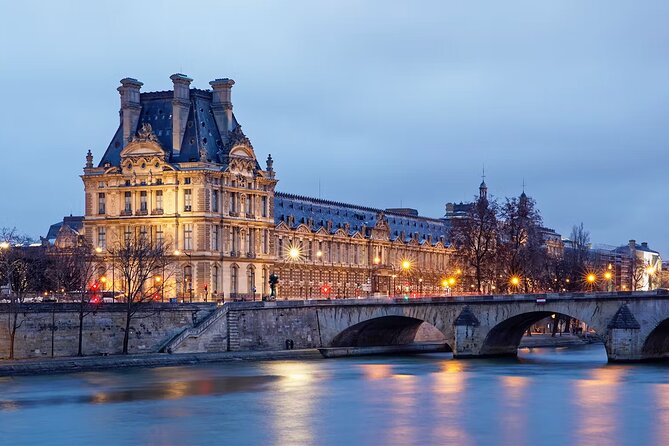 1 Hour Paris Illuminated Evening Sightseeing Cruise - What you’ll see as Paris turns on the lights