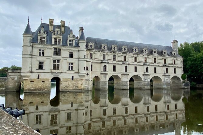 2-day Private Top 6 Loire Castles Live Guided tour from Paris - Day 1: Chambord and the Double-Spiral Staircase Moment