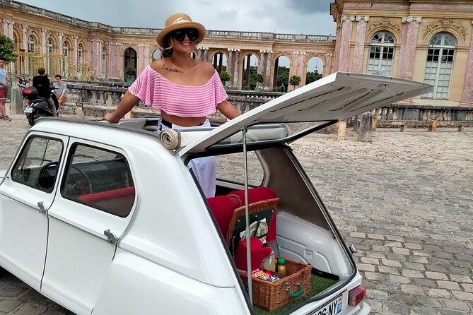 2-Hour Private Tour of Versailles in a Vintage Car (2CV) - Quartier Saint-Louis: the historic neighborhoods around the Château