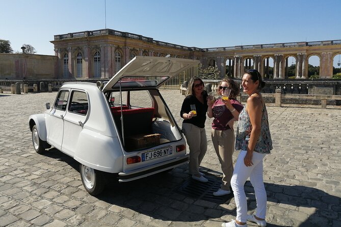 2-Hour Private Tour of Versailles in a Vintage Car (2CV) - Meeting at the City Hall and setting the rhythm for 2 hours