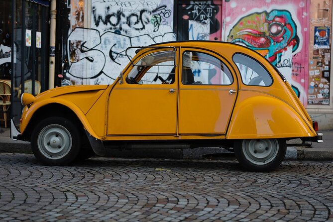 2CV Paris Secret 2H - The driver-guide effect: stories, humor, and flexibility