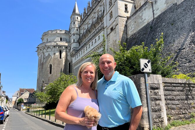 3 Loire Valley Castles and Wine Tasting Private Guided Tour - Amboise lunch hour: how to use the 1-hour reset