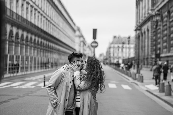30 min photosession in Paris, all photos sent and edited - What You’ll Receive: Edited Files and Fast Digital Delivery