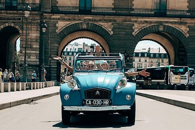 3H Grand Paris Tour in 2CV CITROEN - Pickup in Saint-Germain-des-Prés: Simple Start, Good Position