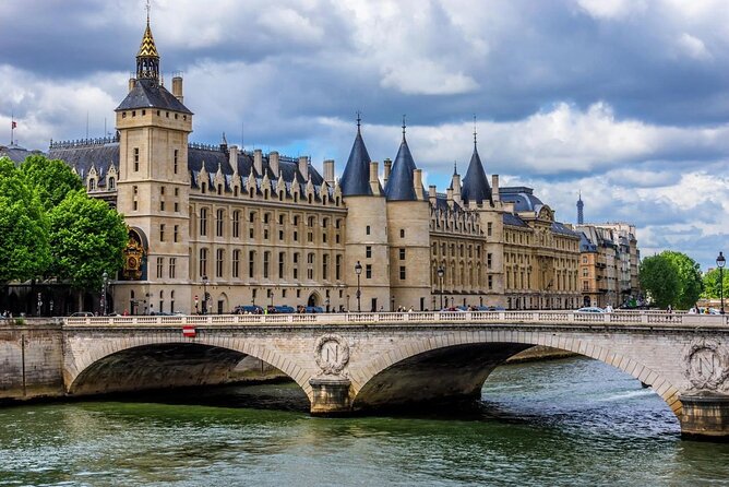 3in1 Notre Dame Tour plus Boat Cruise and Eiffel Tower History - From Trocadéro to the Eiffel Tower for photos (no tower entry)