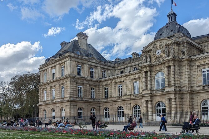 4-Hour Private Tour in Paris in a Vintage Car - The core sights loop: Concorde to Eiffel Tower