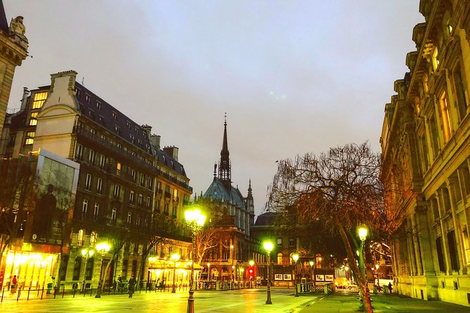 A City of Shadows: Dark Tales of Paris by Night - Pont Neuf Meeting Point: Where the Night Walk Starts