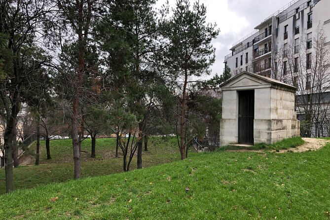 A Self-Guided Audio Tour Around Parc Montsouris - Circling Parc Montsouris: why avoiding the inside can be the point