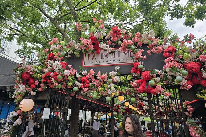 A Tapestry of Art and Romance in Montmartre - Place du Tertre to Sacré-Cœur: ending with the Paris view