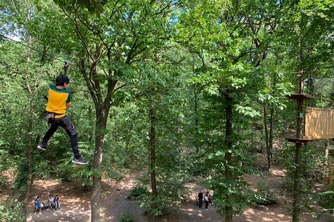 Accrobranches course in the middle of the forest in Saint-Germain-en-Laye - Gear and safety first, so the course feels straightforward