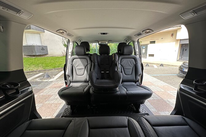 Airport Transfer Charles De Gaulle or Orly to and from Paris - The car ride into Paris: comfort plus “traffic-smart” driving