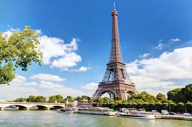Airport Transfer Paris - Disneyland - Minivan 1-8 Passengers - Price That Makes Sense for Groups (And How to Judge Value)