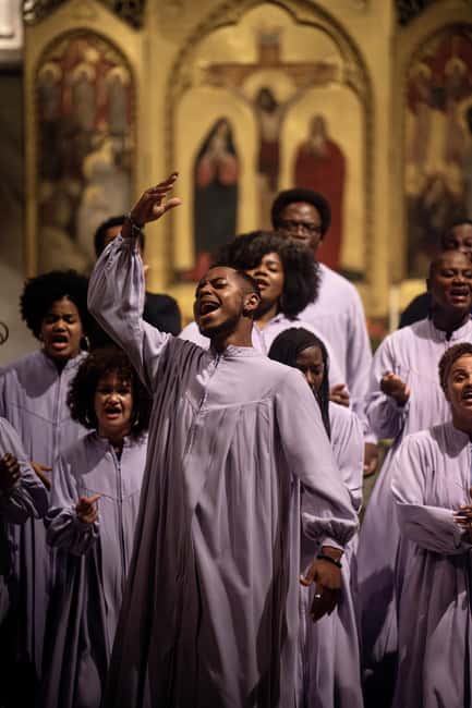 American Cathedral - Paris: Gospel Dream - Inside the hall before 8:30: calm, then focus