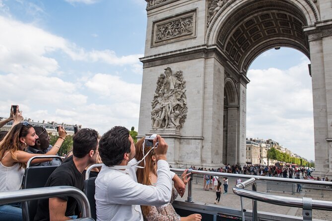 Arc de Triomphe, Hop-On Hop-Off Bus and optional River Cruise - It all adds up: how the day flows from Arc to bus to cruise