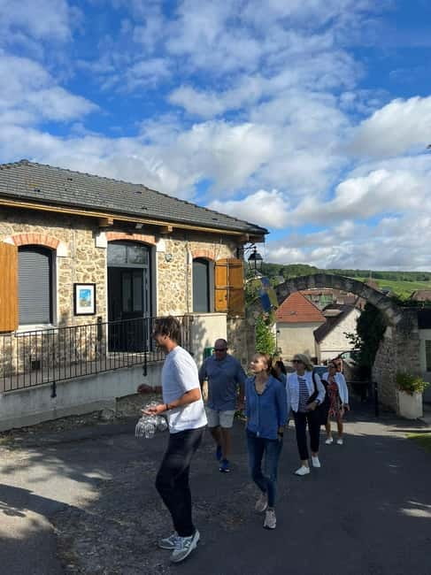 Authentic Champagne Tour: 3 vineyards, 10 Tastings & Lunch - A small-group Champagne day trip from Paris that stays human