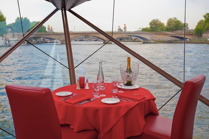 Bateaux Mouches Lunch Cruise on the Seine River in Paris - Timing, dress code, and comfort: small rules that can ruin the day