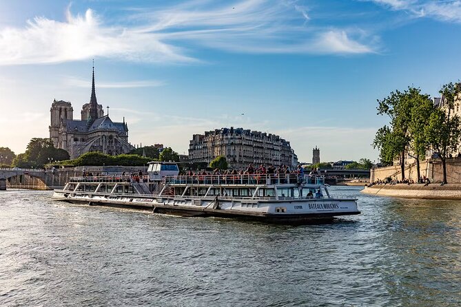 Bateaux Mouches Seine River 1 Hour Sightseeing Cruise - The Commentary Experience: English Through Loudspeaker Narration