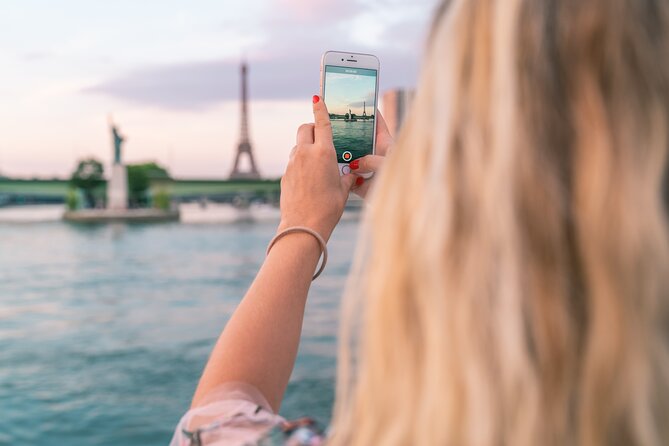 Bateaux Mouches Sightseeing Cruise in Paris with Champagne - Champagne Pickup: What You Need to Do After Turnstiles