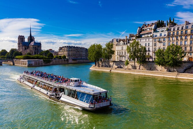 Bateaux Mouches Sightseeing Cruise in Paris with Champagne - The Boat Layout: Upper Deck Views vs. Lower Deck Sound