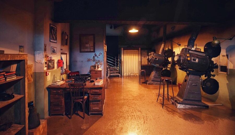 Behind the Scenes of the Grand Rex: 50-Minute Studio Tour - The Interactive Fun: Where the Tour Gets Playful