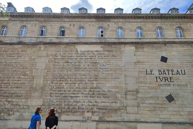 Best Bits of Paris: 40 Favorites Small-Group Walking & Metro Tour - Hôtel de Ville and the Louvre exterior: saving time the smart way