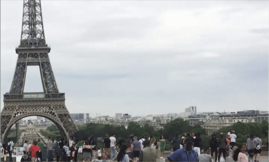 Best Bits of Paris: 40 Favourites Walking Tour 5 hours - Entering Saint-Germain-des-Prés and letting the city click