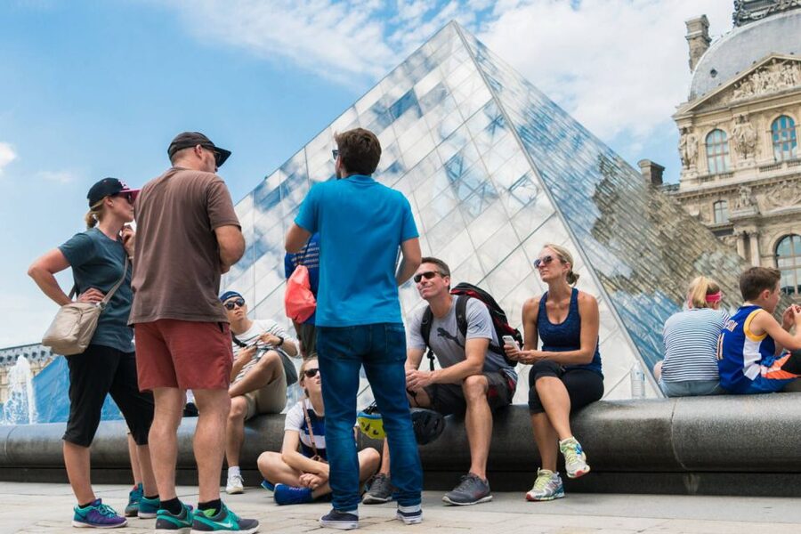 Best of Paris Bike Tour - Notre-Dame area: your first stop and the fast orientation