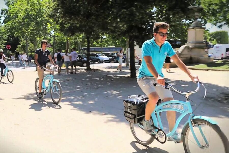 Best of Paris Bike Tour - Bike setup, gear, and what you’re riding (not e-bike)