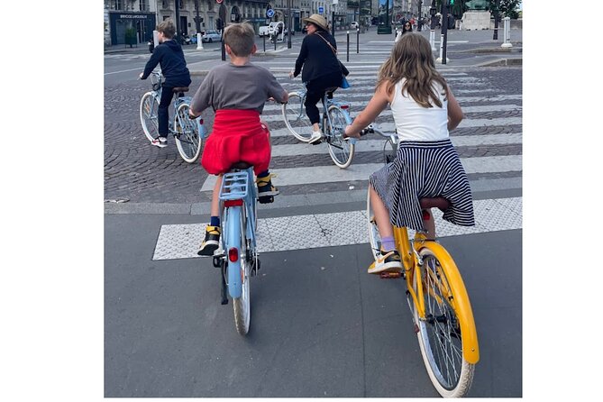 Best of Paris by Bike with a Local - Pont-Neuf and the Louvre area: starting with Paris origins