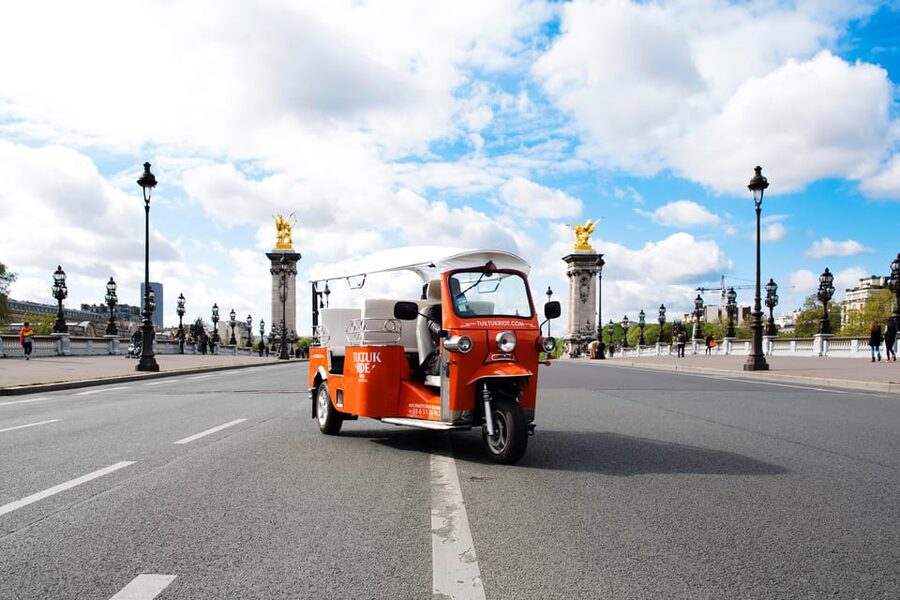 Best of Paris in 2 Hours by Private Electric TukTuk - Concorde to the Grand Palais: big sights, short stops, clear orientation