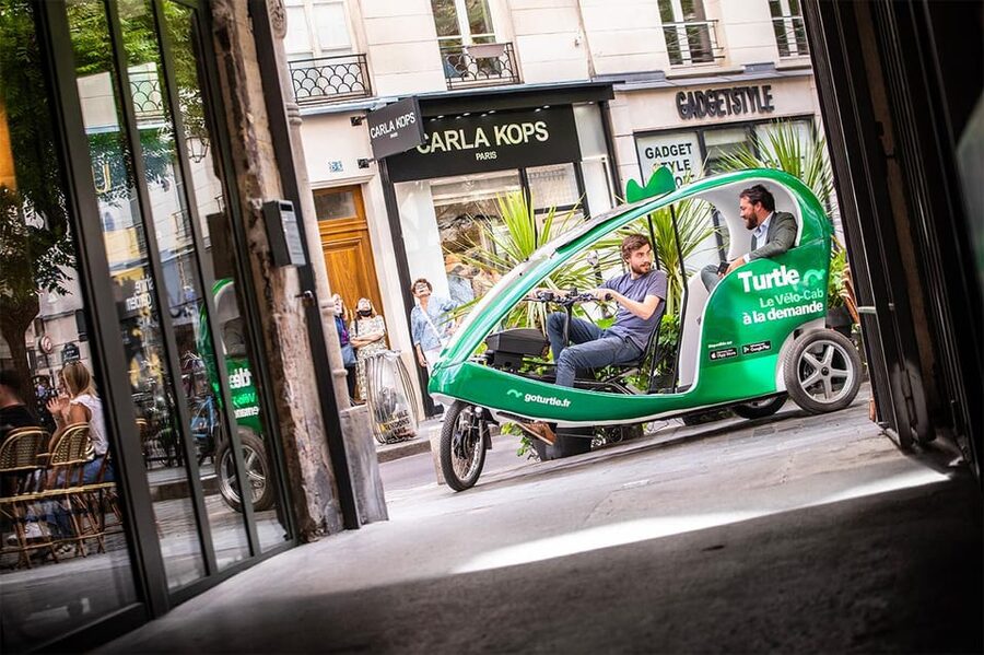 Best of Paris Private Rickshaw bike Tour with guide - From Place Vendôme to Palais Garnier, Louvre area, and Sacré-Cœur