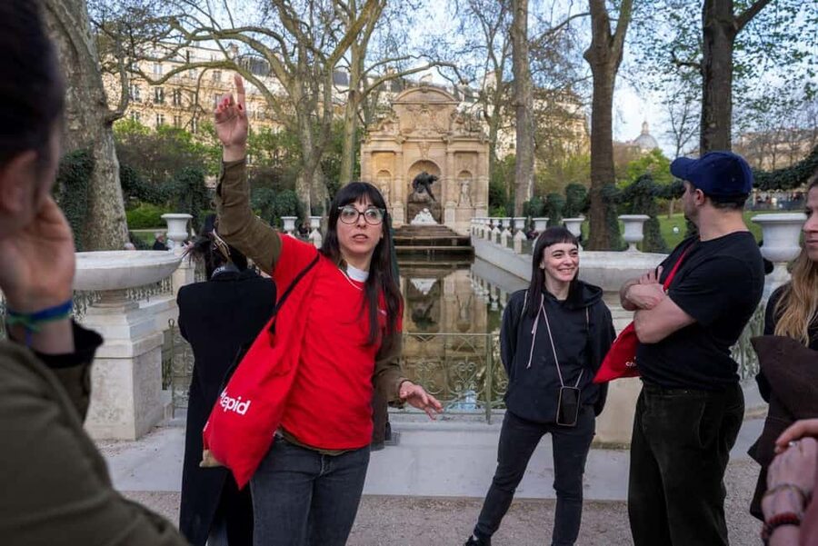 Boho Nights in Paris: A Magical Evening Tour - Café de Flore and Le Procope: Literature Meets Night Wandering