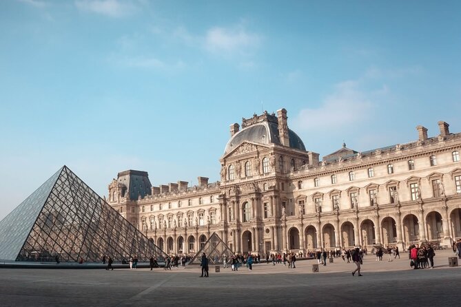 Central Paris Highlights Walking Tour - Rue de la Huchette: A Quick Hit Before the Big Sights