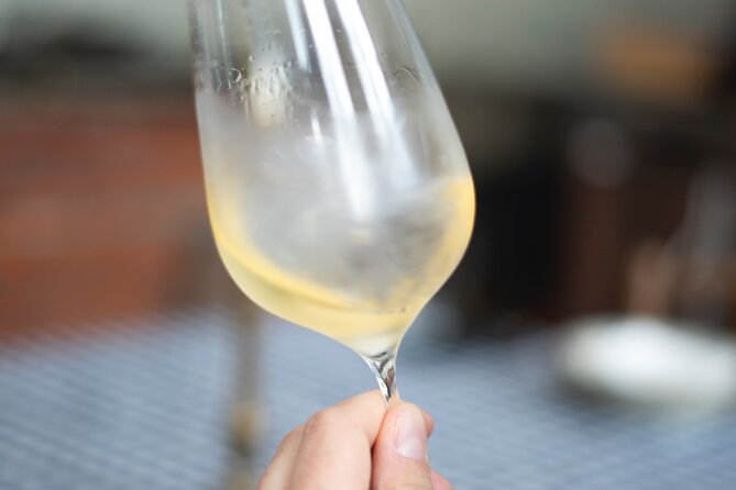 Champagne Tasting Experience in Paris - How the tasting flow stays easy to follow