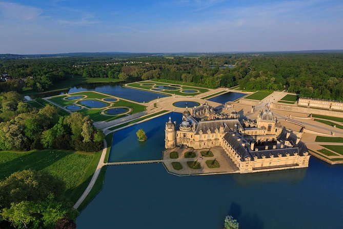 Chantilly Tour: Great Stables and Renaissance Meal from Paris - Art Collection Time: Raphael, Poussin, and the Why of It