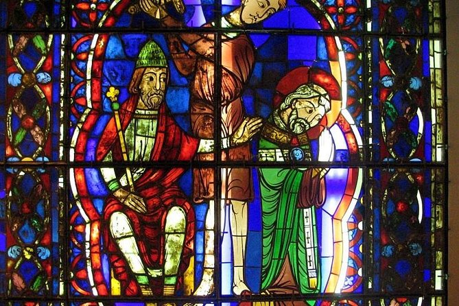 Chartres and Versailles Private Full-day tour - Chartres old town: more than just the cathedral surroundings