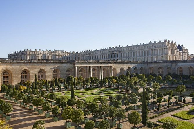 Chartres and Versailles Private Full-day tour - Hotel pickup and a private, air-conditioned vehicle