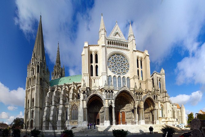 Chartres Cathedral 5 Hours Tour from Paris with Private Transport - Meeting Notre-Dame de Chartres: Gothic Masterpieces Up Close