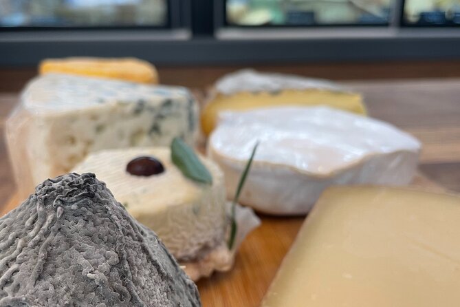 Cheese & Wine Tasting in Montmartre with a Local Cheesemonger - Wine pairings that follow a rule, not a guess