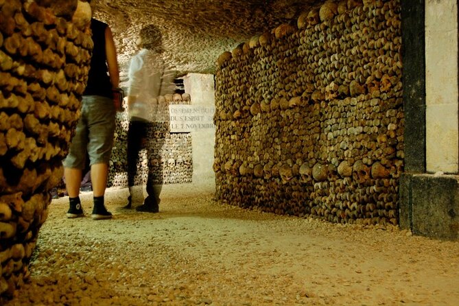 City Highlights Tour + Entry tickets for the Paris Catacombs - Île de la Cité: The Old Heart of Paris Above the Seine