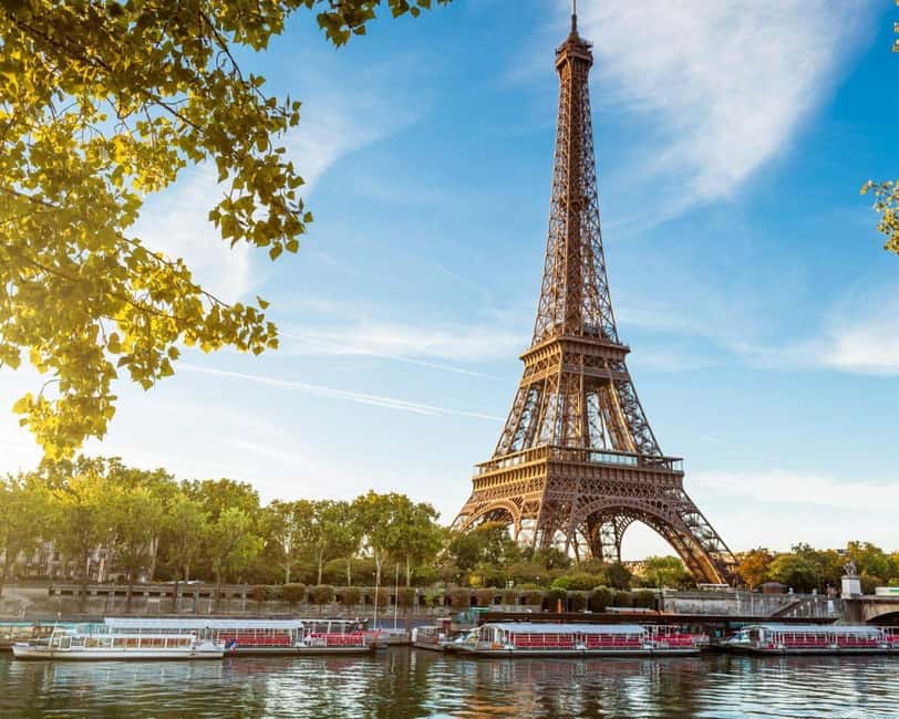 Classical and Monumental Paris Tour along the Seine River - Alma Bridge and the boat stories that make the Seine feel alive