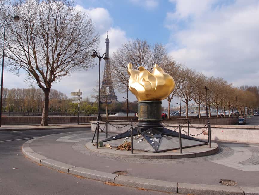 Classical and Monumental Paris Tour along the Seine River - Who this tour fits best
