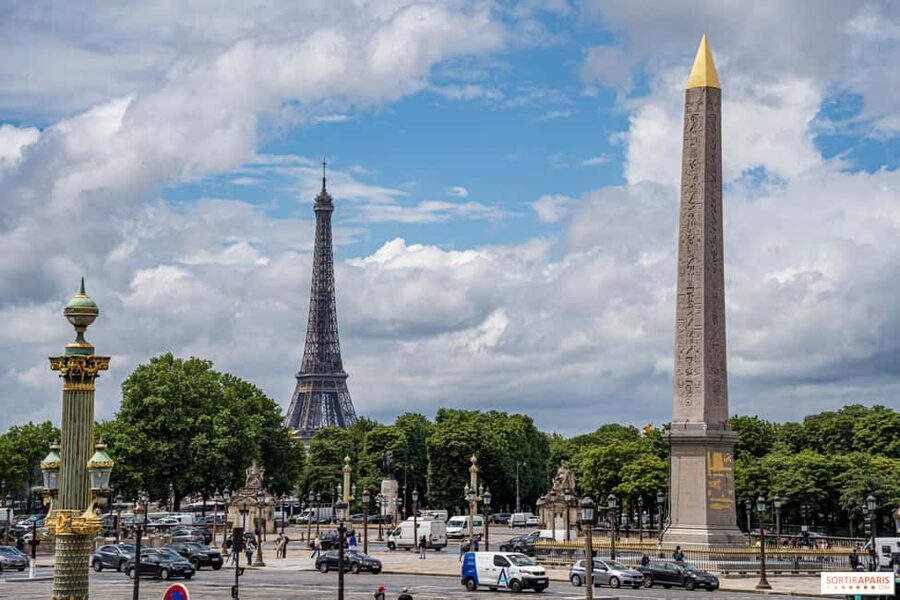 Classical and Monumental Paris Tour along the Seine River - From the National Assembly to Napoleon at Les Invalides