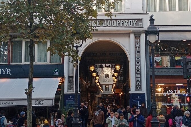 Covered passages: secrets, luxury and modernity - Where the tour starts at Strasbourg–Saint-Denis