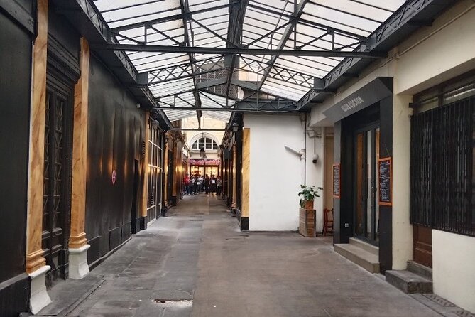 Covered passages: secrets, luxury and modernity - Jardin du Palais Royal: a calmer pause between city modes