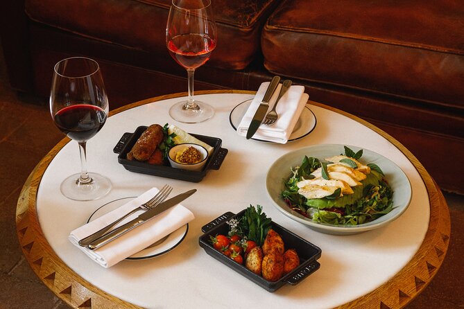 Day Trip to Fontainebleau : Horse Riding, Gastronomy and Castle - Return to Paris: smooth timing without the scramble