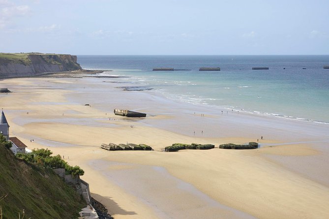 DDay Beaches Private Tour in Normandy from your Hotel in Paris - The American Cemetery at Colleville-sur-Mer: 9,000 tombs and the Taps moment