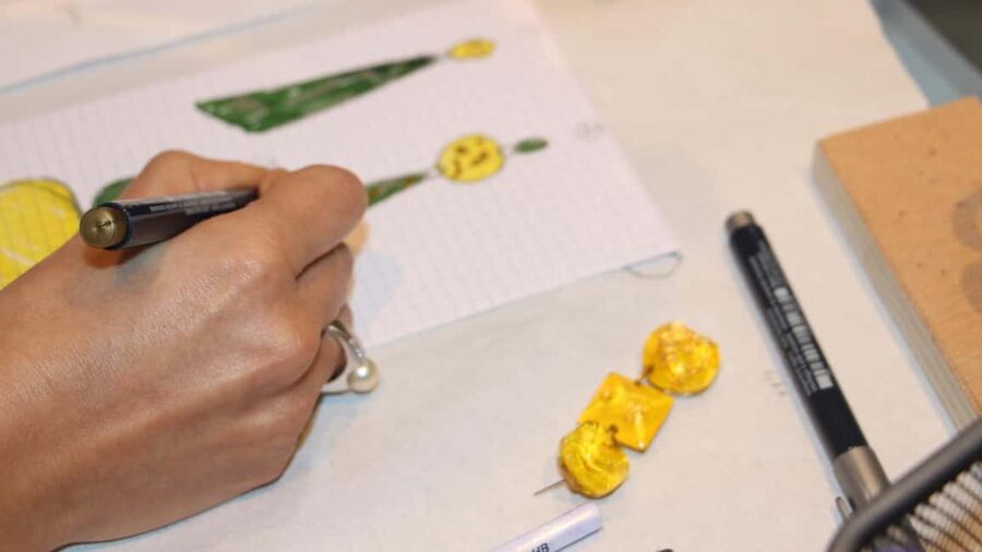 Design Luxury Jewelry in le Marais, in the heart of Paris! - Meet Mona and start with a cocktail meal with wine