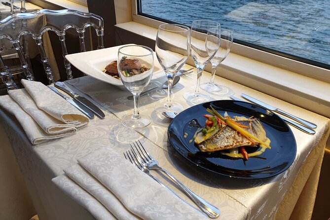Dinner Cruise Prestige Check-out from the Eiffel Tower - Windows, Seat Upgrades, and the Eiffel Tower View Math